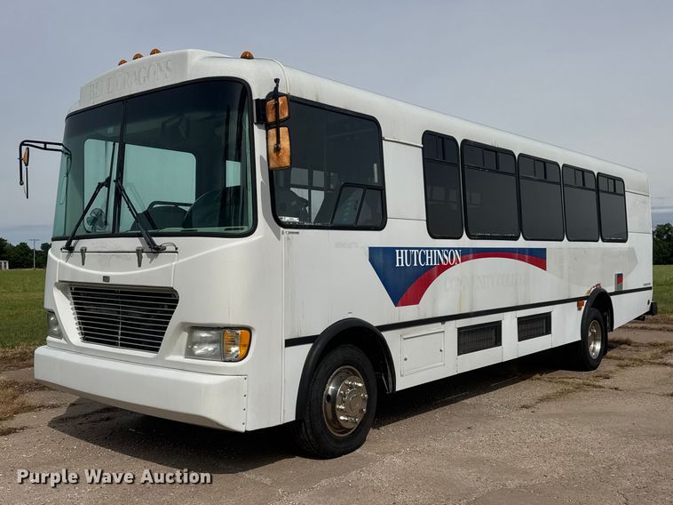 2005 Champion/Freightliner Mb Chassis coach bus - NA9305