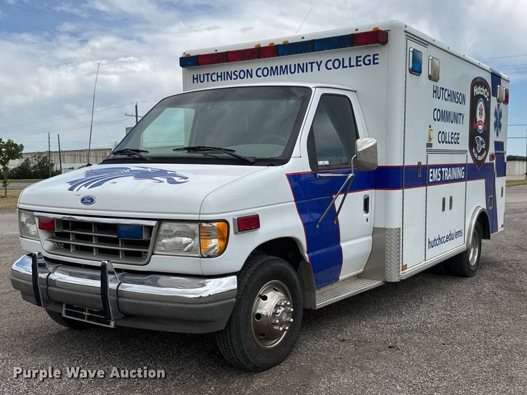 1992 Ford E350 ambulance - NA9309