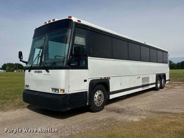 1995 Motor Coach Industries IM8 coach bus - NA9338