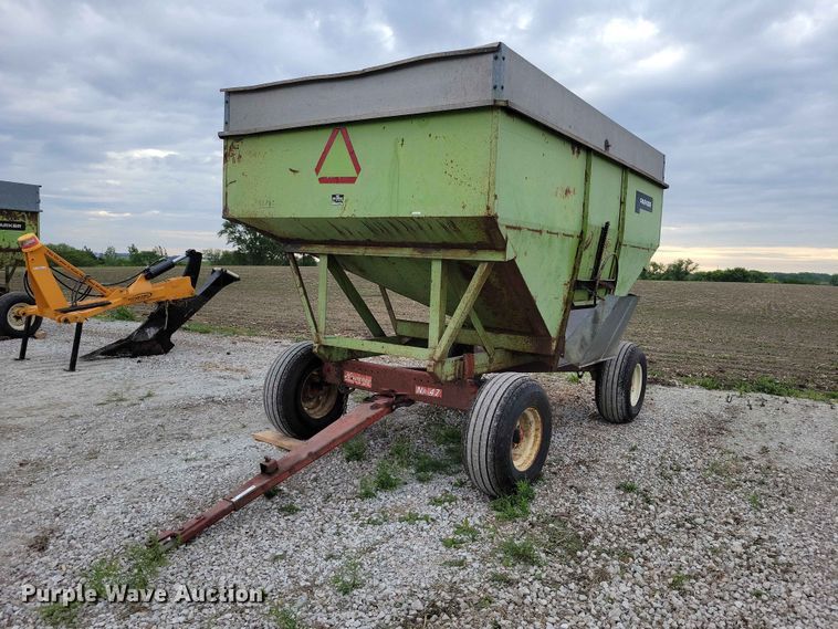 (2) Parker gravity wagon - DZ7180