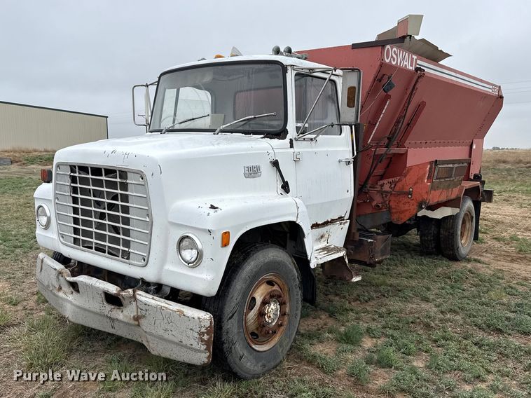 1980 Ford feed mixer truck - FB6510