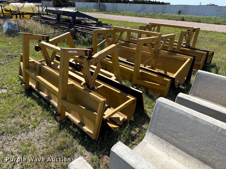 (3) concrete feed bunk forms - FB6682