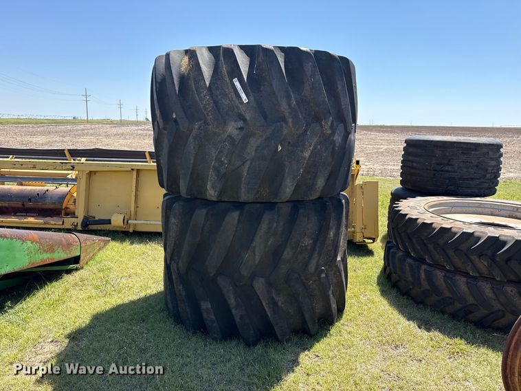 (2) flotation tires and wheels - FB6706