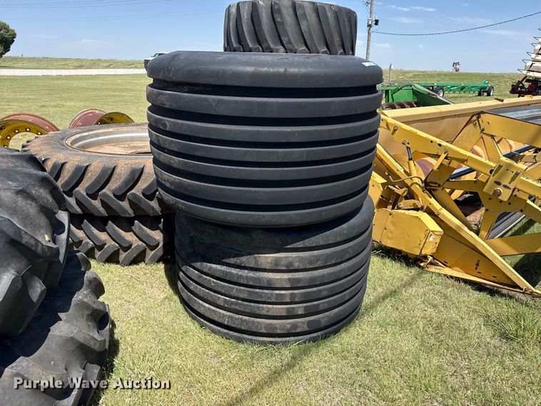 (2) flotation tires with wheels - FB6708