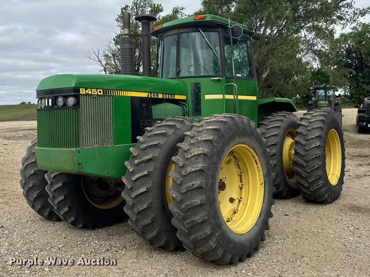 1983 John Deere 8450 4WD tractor - FB7412
