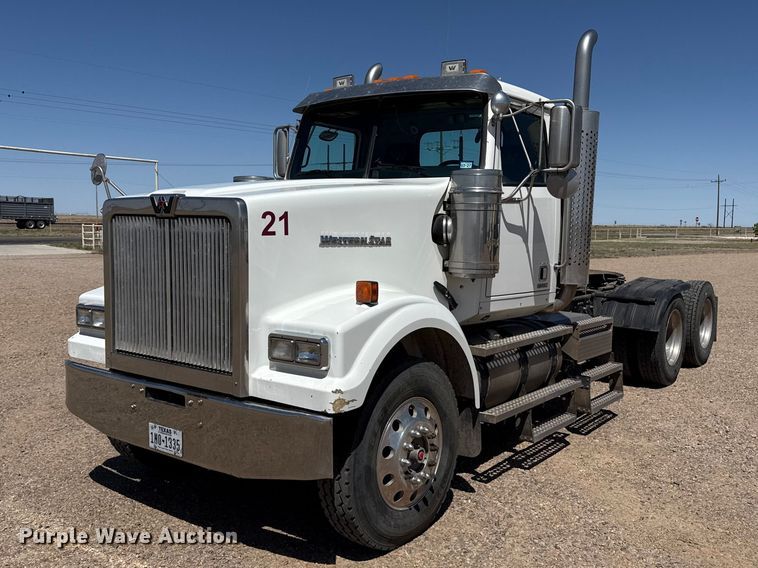2017 Western Star 4900SF glider semi truck - FC2301