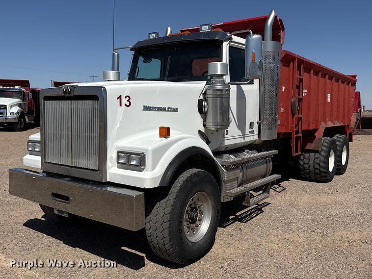 2018 Western Star 4900SF manure spreader truck - FC2316