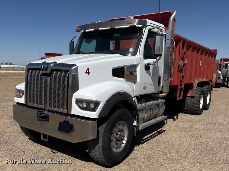 2023 Western Star 4900 manure spreader truck - FC2319