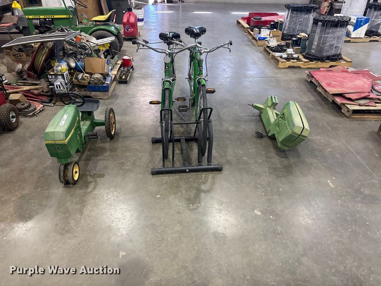 John Deere collectables  - FC2385