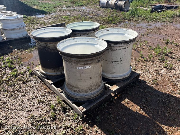 (5) 24x22.5 wheels - FC2390
