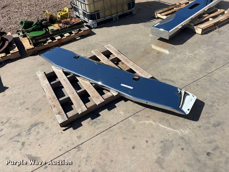 Front bumper - FC2395