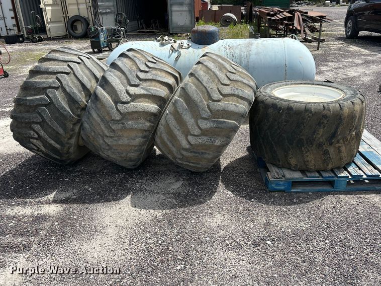 (4) Alliance 600/40-22.5 flotation tires and wheels - FC2612
