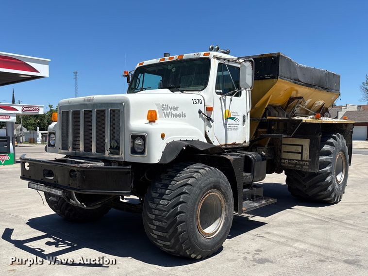 1994 International 2574 applicator truck - FC5834