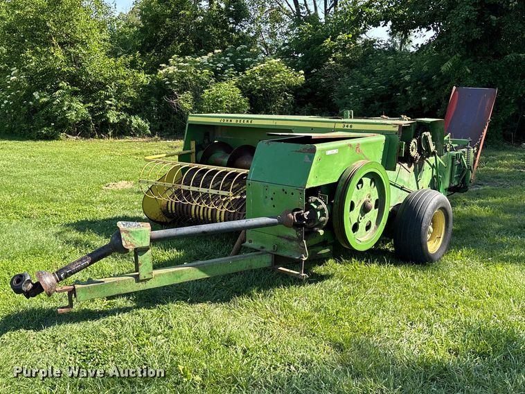 John Deere 346 small square baler - FC5884