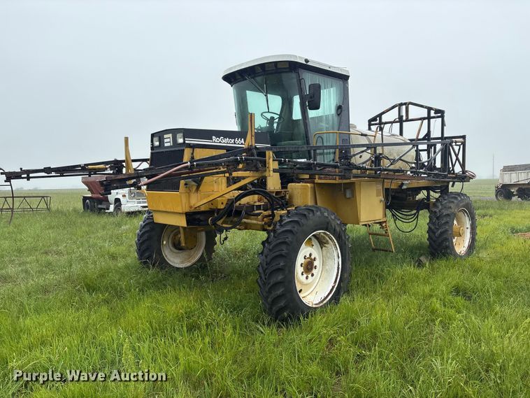 Ag-Chem RoGator 664 sprayer - FI0186