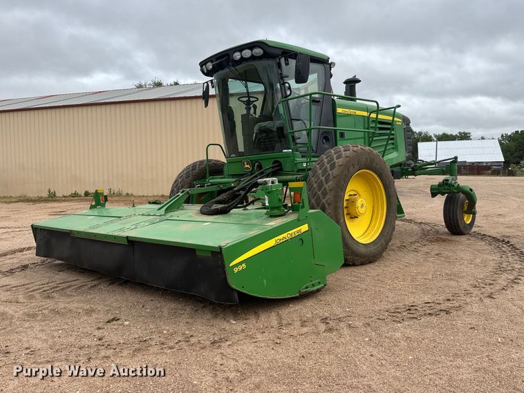 2013 John Deere R450 SP swather / windrower - NA9319