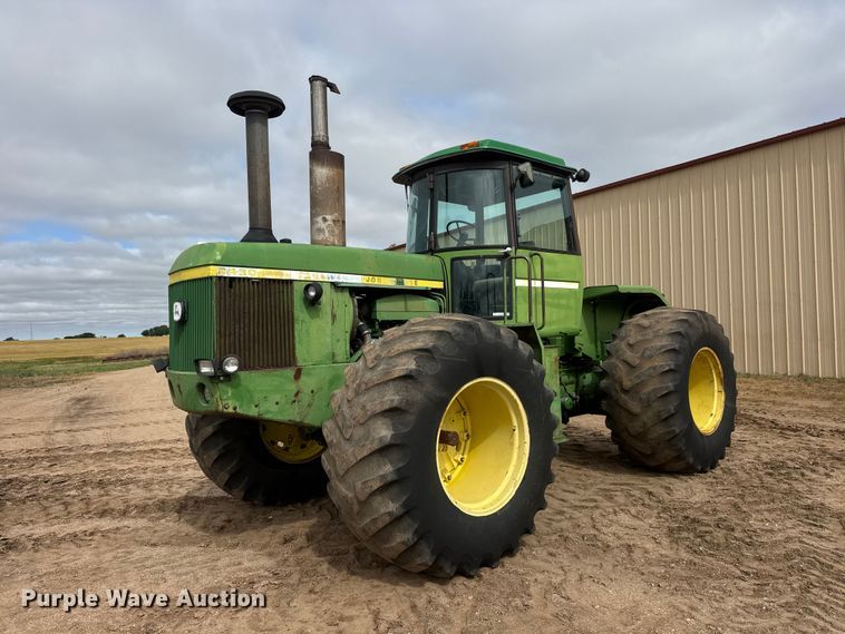 1976 John Deere 8430 4WD tractor - NA9322
