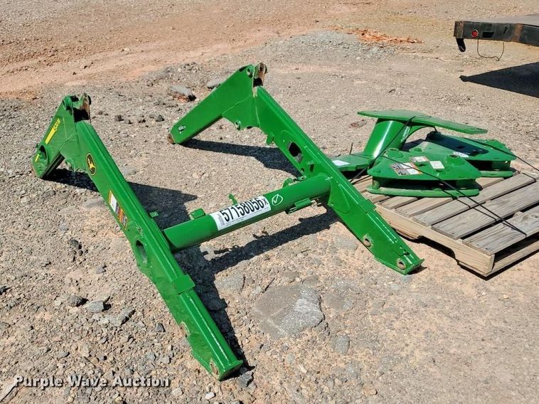 2021 John Deere 520M loader - YA2893