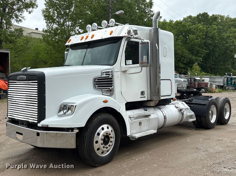 2012 Freightliner Coronado semi truck - DO5232