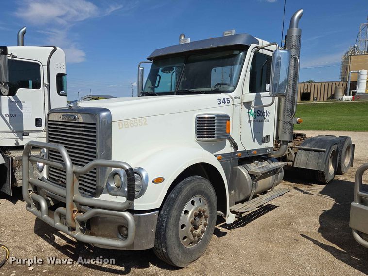2013 Freightliner Coronado semi truck - DP8922