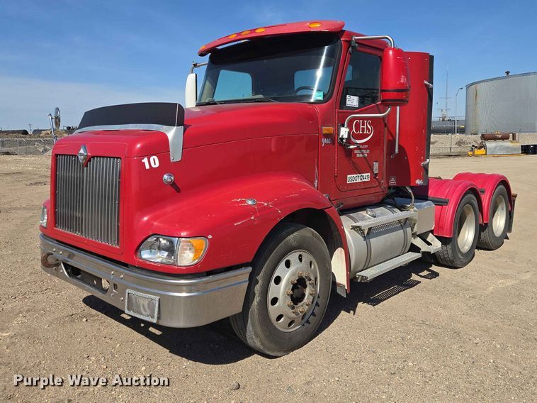 2007 International 9400i semi truck - DP8929