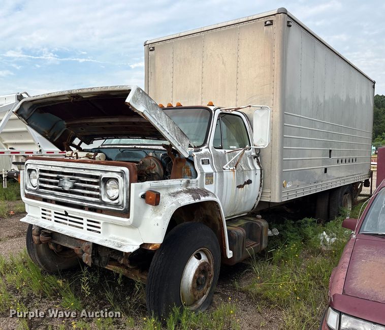 1979 Chevrolet C70 Custom Deluxe box truck - DY0894