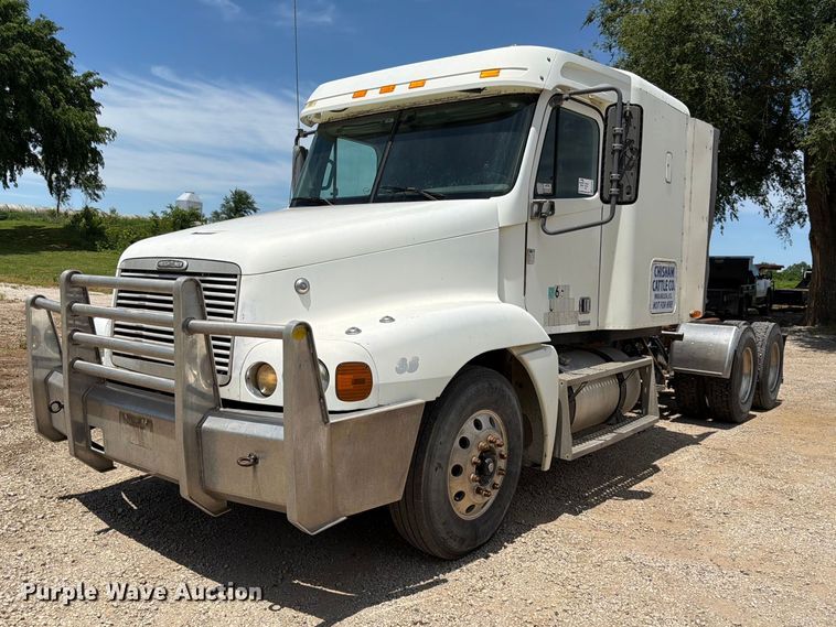 2002 Freightliner CST120 semi truck - EA4922