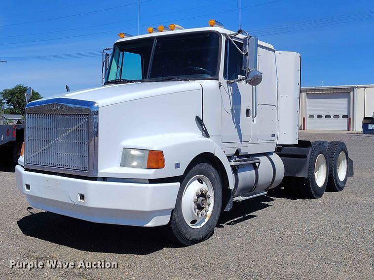 1993 White GMC WIA semi truck - ED0129