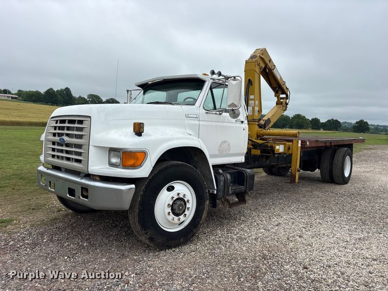 1995 Ford F700 crane truck - ET2115
