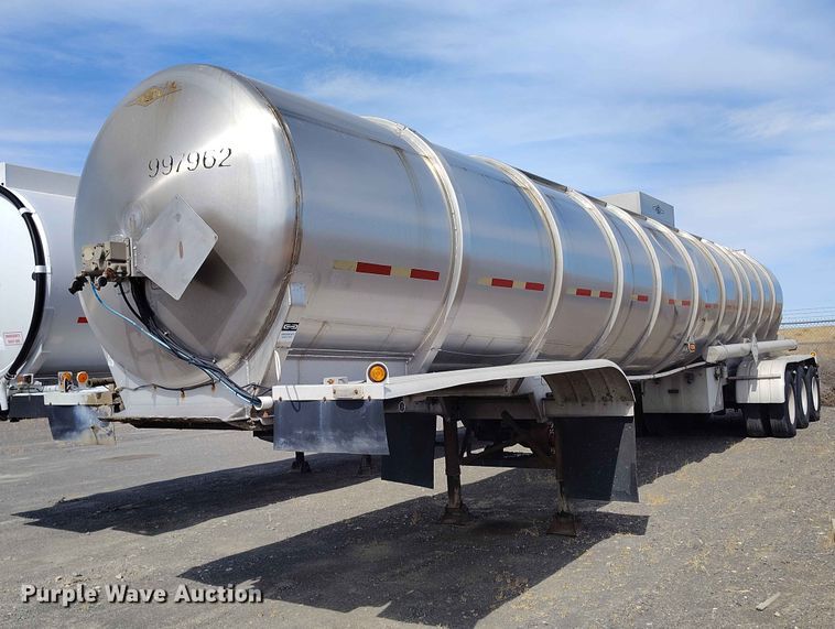 1999 Beall tank trailer - EW1015