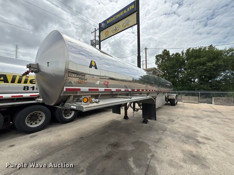 1997 Walker Stainless tank trailer - FC4698