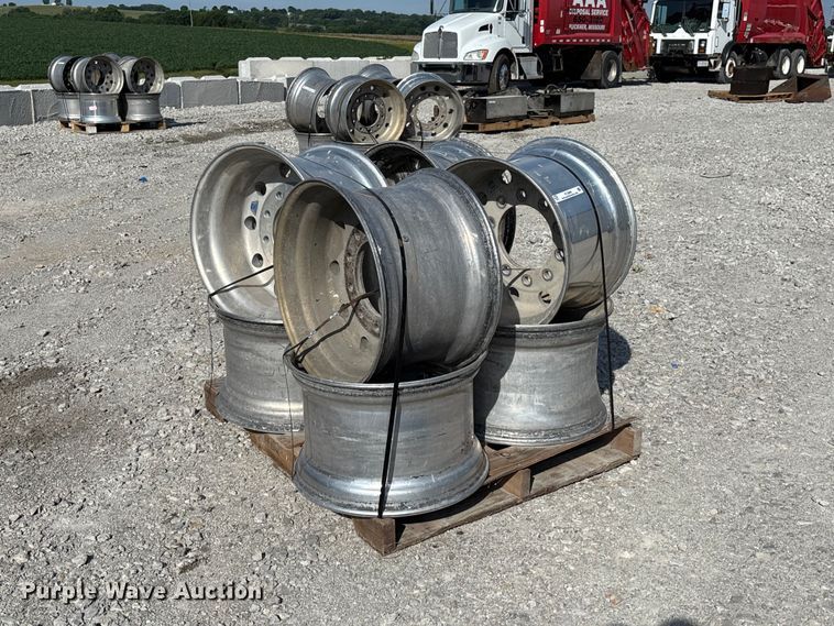 (8) 22.5x14.00 wheels - FC5866
