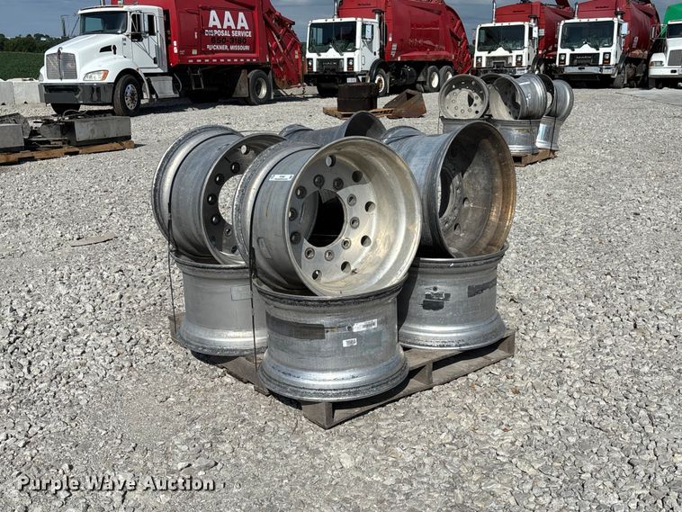 (8) 22.5x14.00 wheels - FC5867