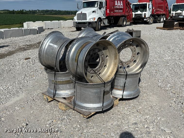 (8) 22.5x14.00 wheels - FC5868