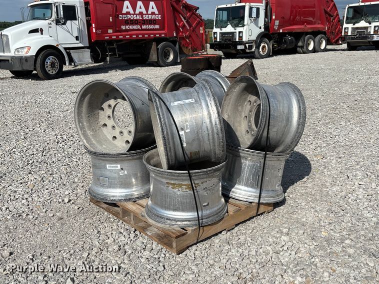 (8) 22.5x14.00 wheels - FC5870
