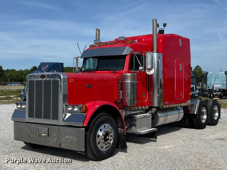 2004 Peterbilt 379 semi truck - FG0374