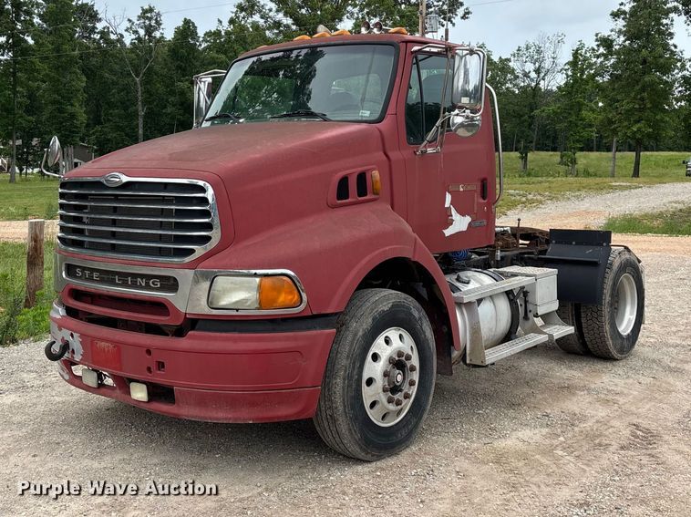 2005 Sterling A9500 semi truck - FG0390