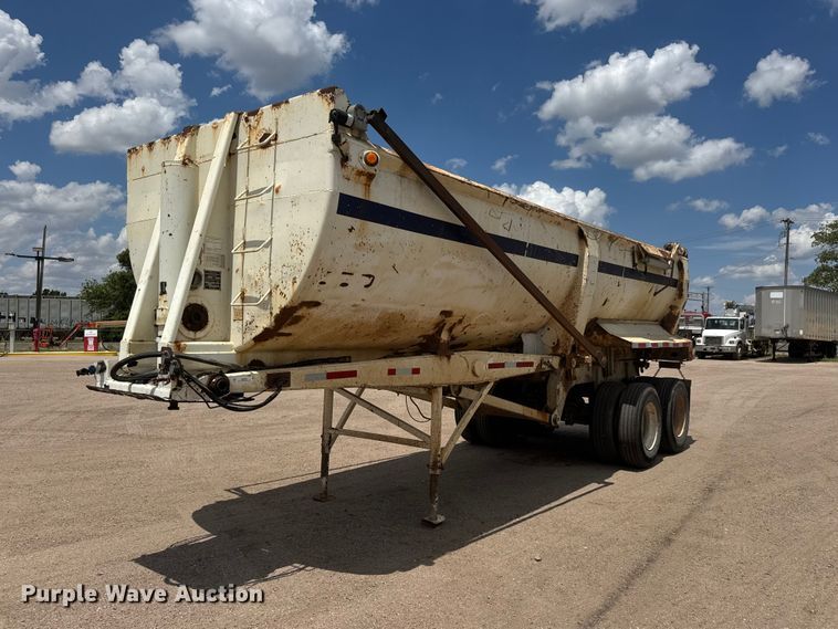 2001 Ranch end dump trailer - NA9368