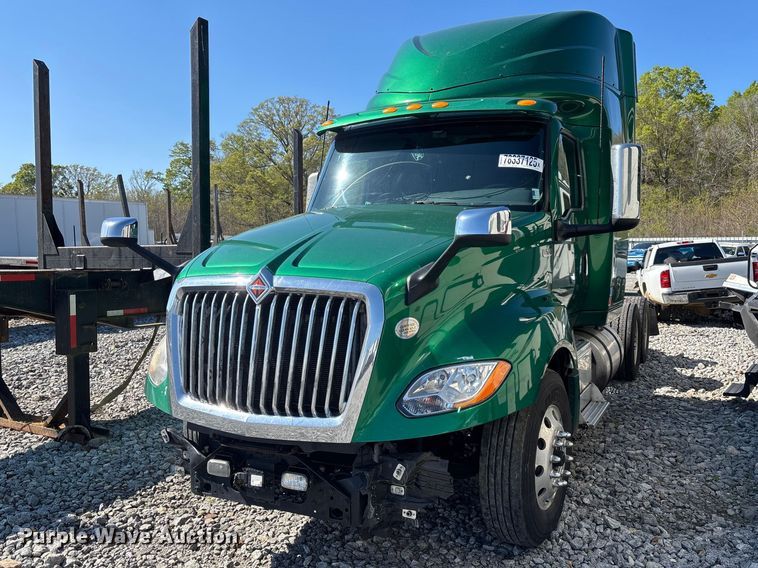 2019 International LT625 semi truck - YA2580