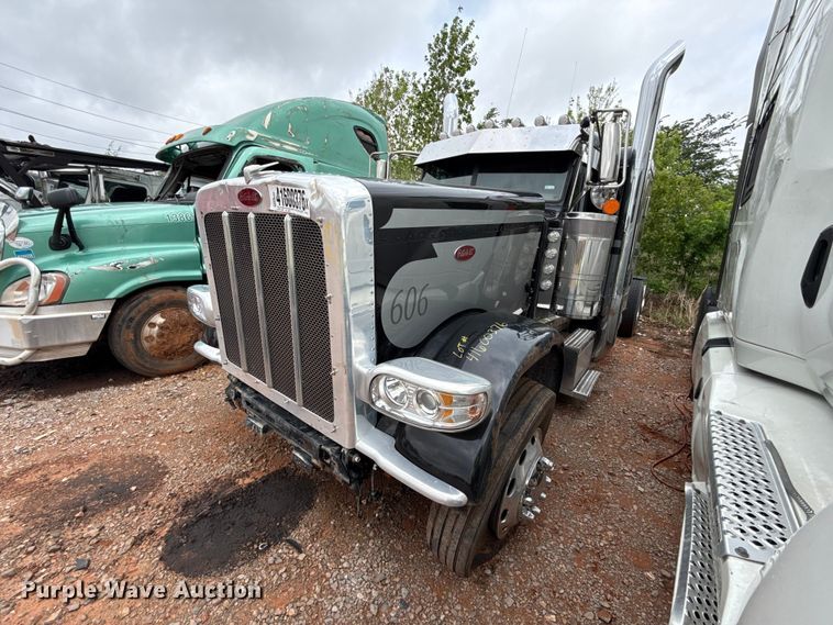 2023 Peterbilt 389 semi truck - YA3183