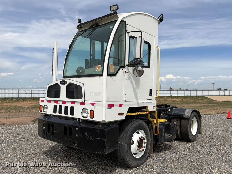 2020 Autocar XSpotter yard truck - YA3668