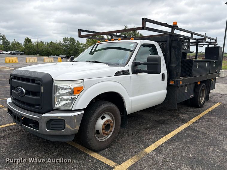 2012 Ford F350 Super Duty flatbed pickup truck - DQ7831