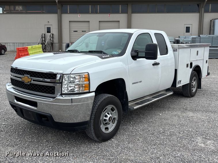 2013 Chevrolet Silverado 2500HD Ext. Cab utility bed pickup truck - DV4368