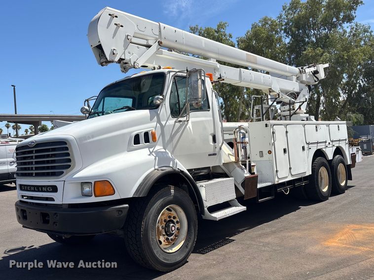 2003 Sterling L9500 bucket truck - DW1307