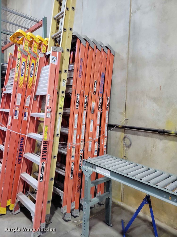 (7) Louisville ladders - DZ7238