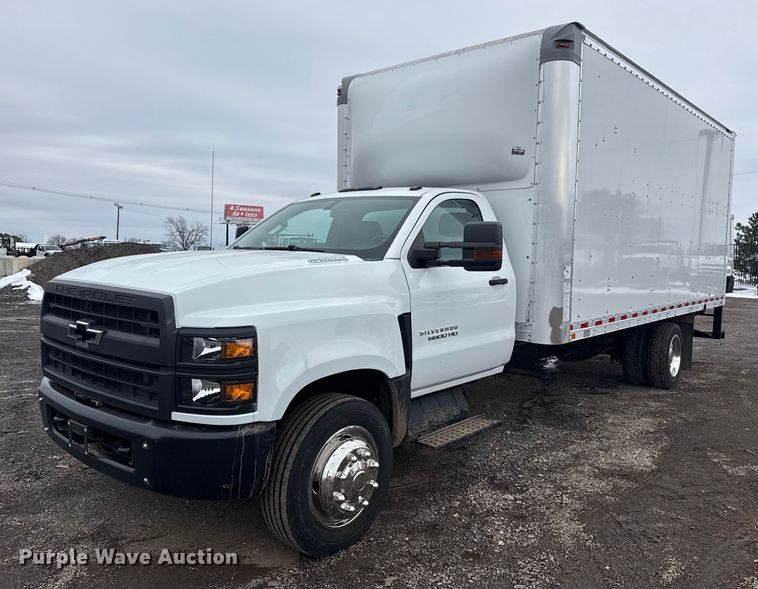 2019 Chevrolet Silverado 6500HD box truck - EG2037