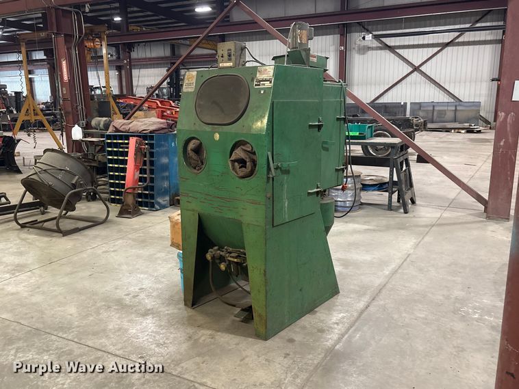 Cyclo-Blast Dry Honer Co. 3224-F sand blasting cabinet - EI5848