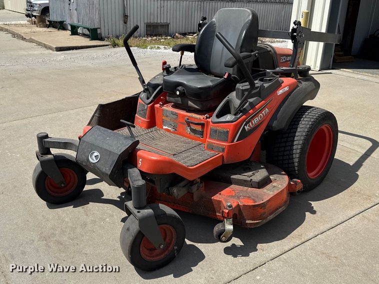 Kubota ZD1211 ZTR lawn mower - EN0446