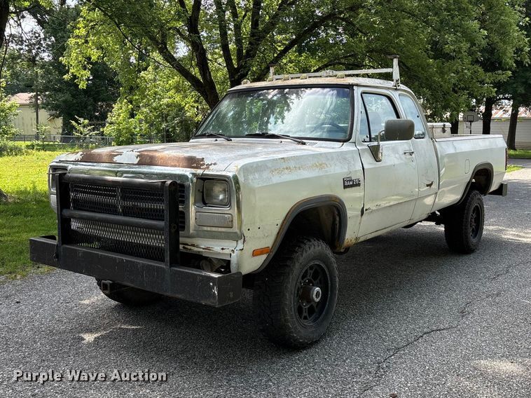 1992 Dodge Power Ram 250 Club Cab pickup truck - EO4317