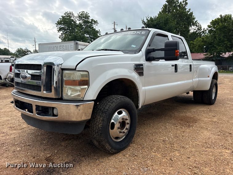 2010 Ford F350 Crew Cab pickup truck - ET2158